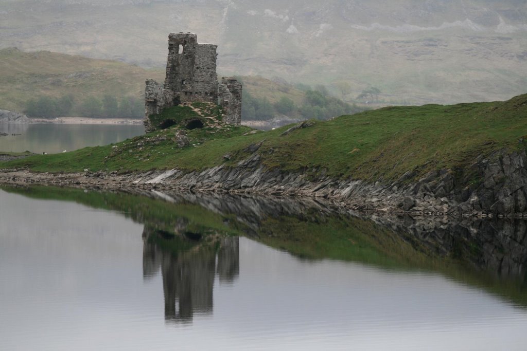 Ardwreck Castle at Loch Assynt, in the morning mist, Sutherland by Jesper Berling