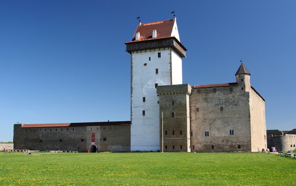 Narva, Estonia by Lx MrBlueSky