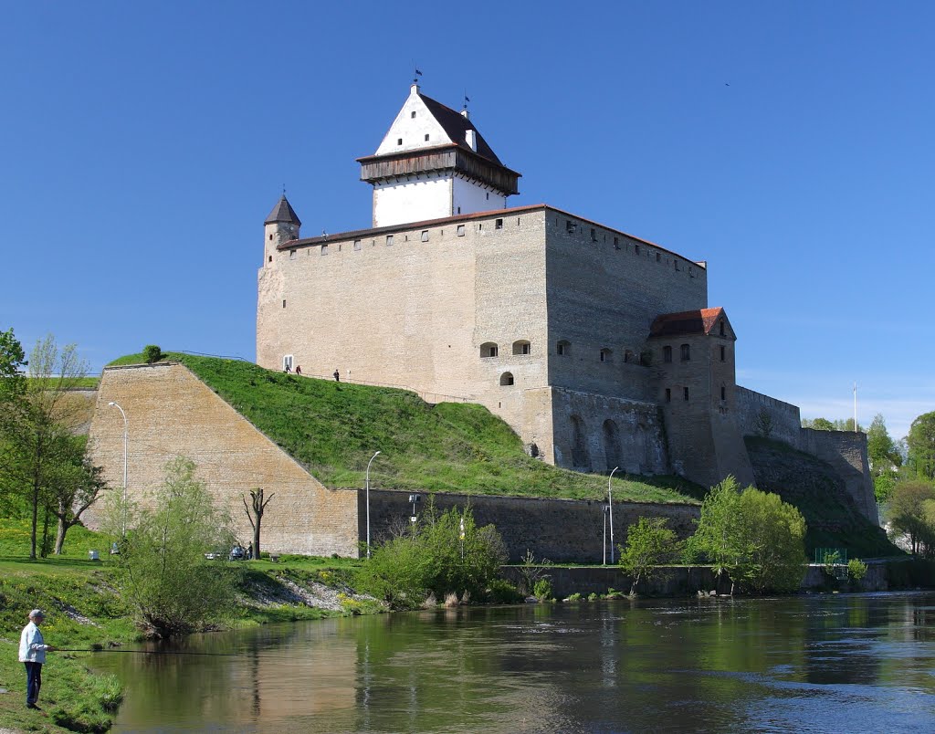 Narva, Estonia by Lx MrBlueSky