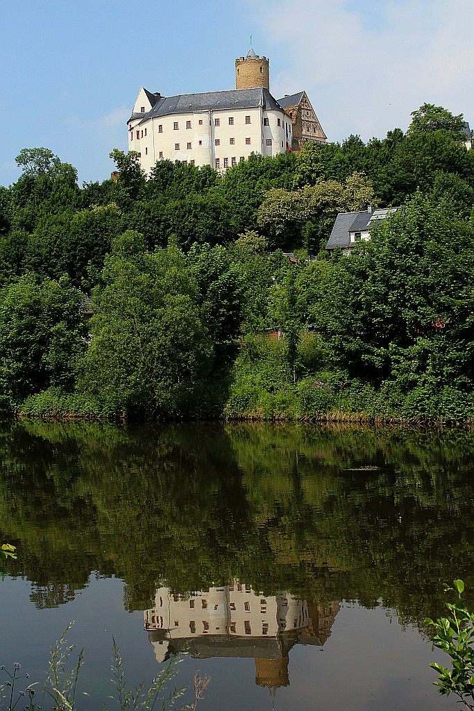 Scharfenstein over Zschopau river by petapokorny