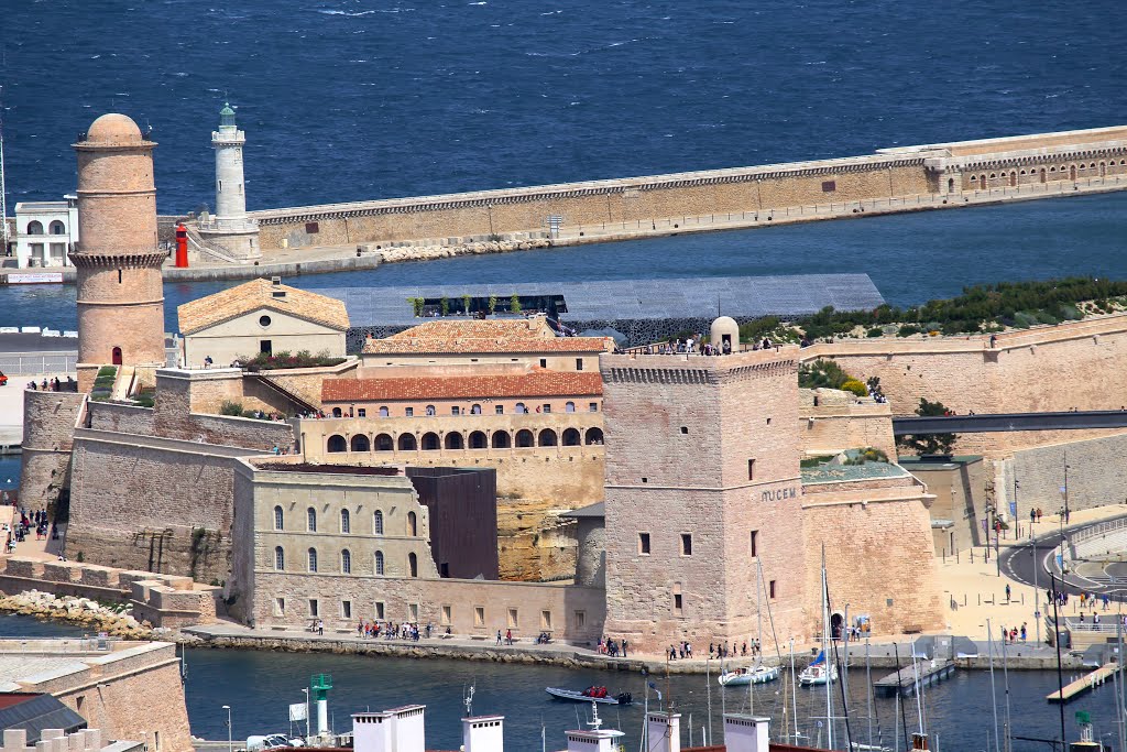 Fuerte de San Juan, desde lo alto, Marsella, Francia. by Octavio Aldea