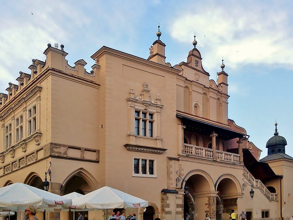 Kraków - The Cloth Hall by wuhazet