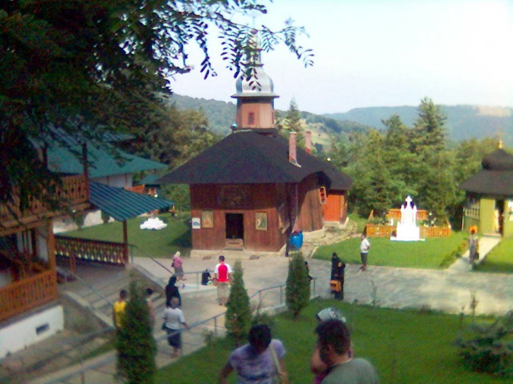 Vanatori - Neamt, Romania by oancea mihai