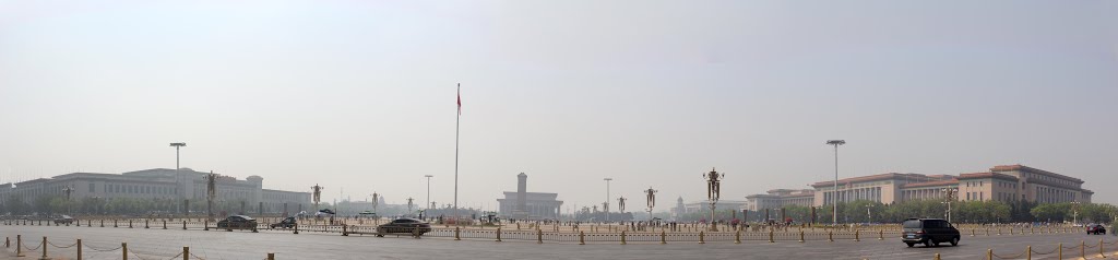 Tiananmen Platz by HeinrichsTopplappen