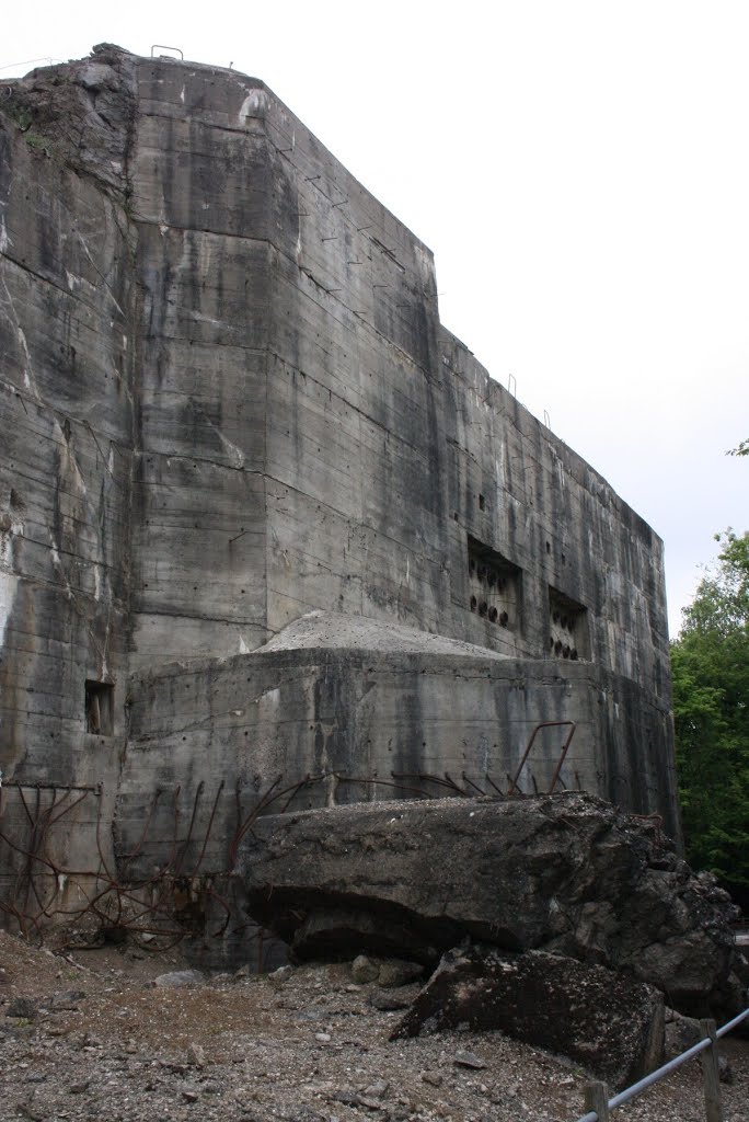 *Éperlecques: Blockhaus d'Éperlecques by Hans Briaire