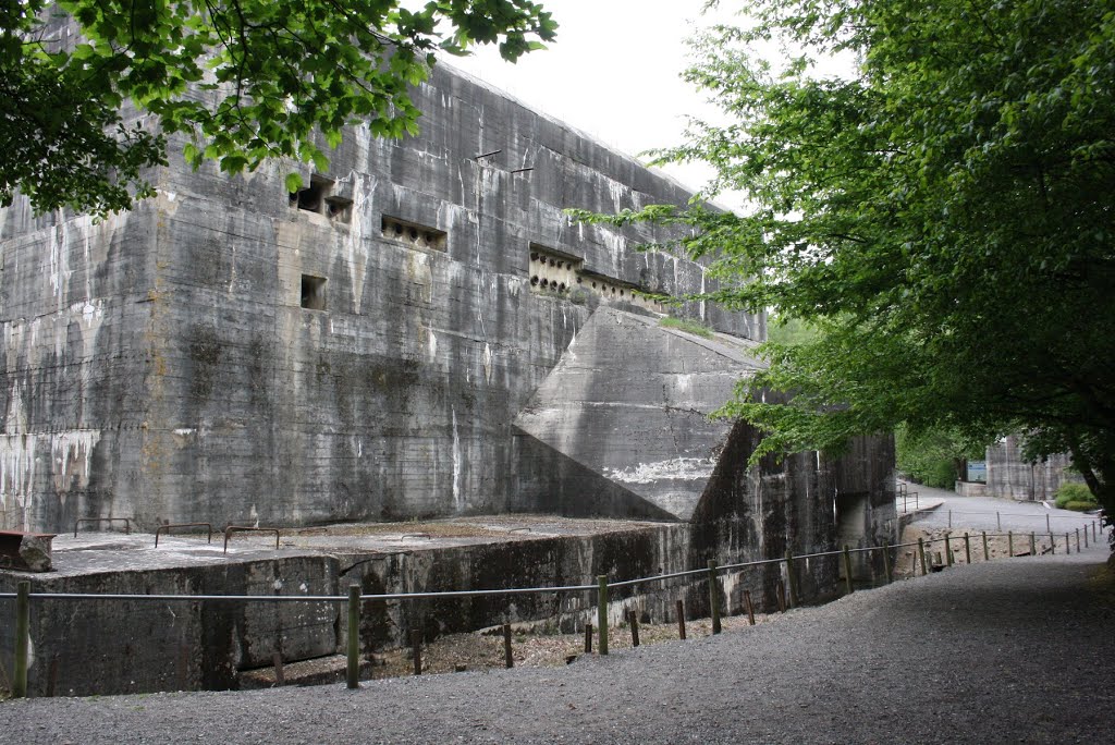 *Éperlecques: Blockhaus d'Éperlecques by Hans Briaire