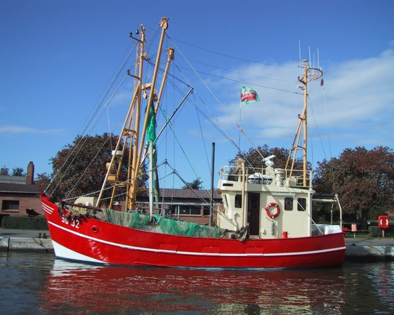 Fischkutter im Hafen von Friedrichskoog by hh-jung