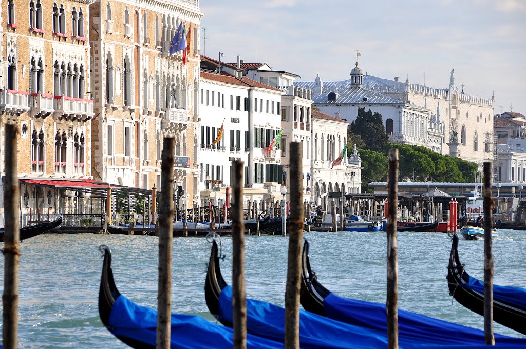 Le long du Grand Canal by prof