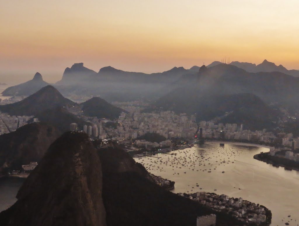 Rio de Janeiro, RJ, Brasil. by André Bonacin