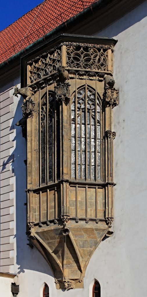 Olomouc Horní náměstí, arkýř na budově radnice by Horst Gryger