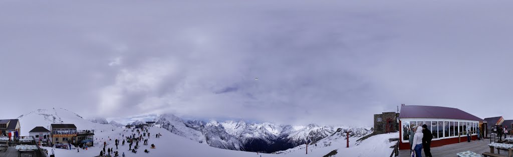 Karachayevsky District, Karachay-Cherkessia, Russia by Андрей Самойлин