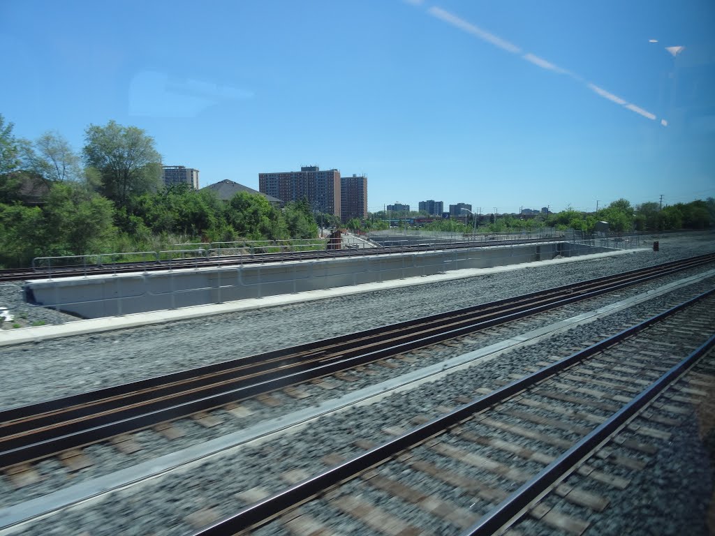 Looking out the left window on a trip from Union to Pearson, 2015 06 06 A (466).JPG by OldYorkGuy