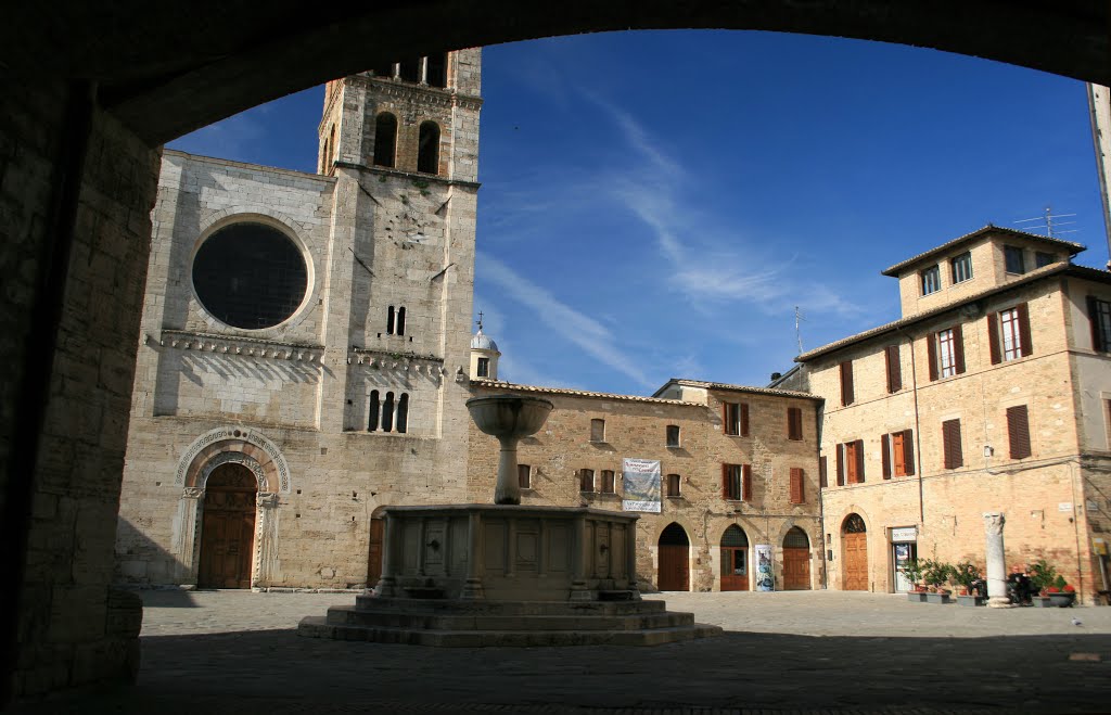 Bevagna. Piazza Silvestri. by Marco Sartori