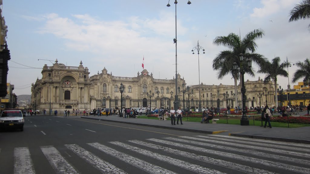 Palacio de Gobierno de Perú, Lima by Carlos Andrés Martín…