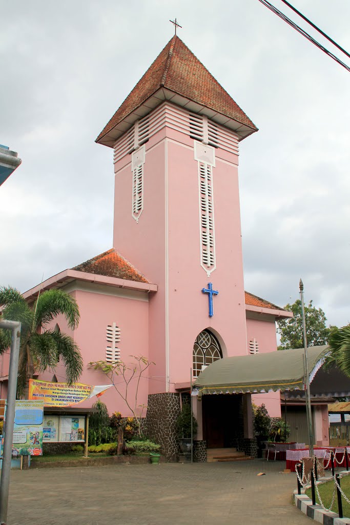 Gereja Santo Yusuf by Muhammad Pak Abdurra…