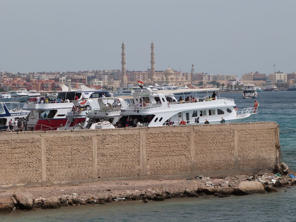 Hurghada, Qesm Hurghada, Red Sea Governorate, Egypt by Vladislav Mandys