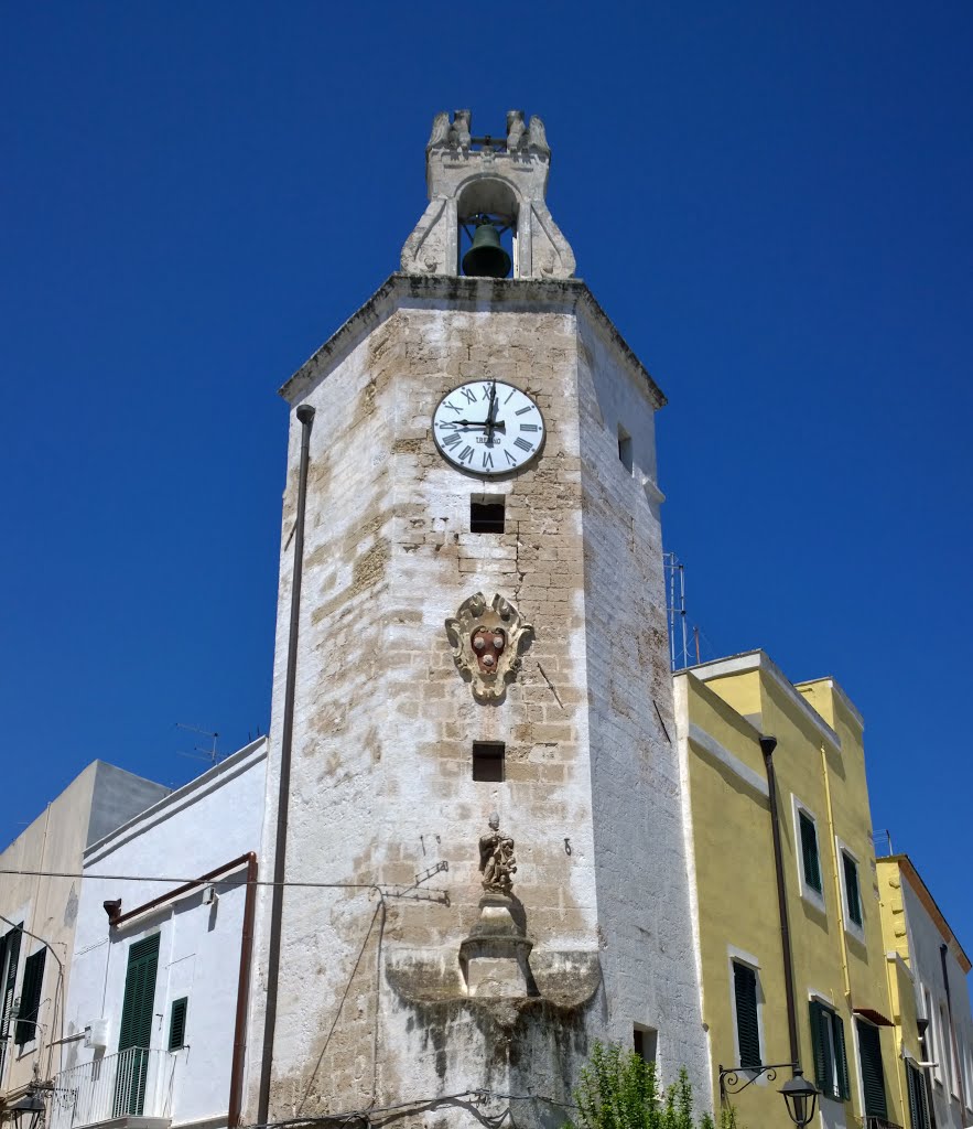 Torre Civica (XVI), Monopoli (Bari), Italy. by Hans R. van der Woud…