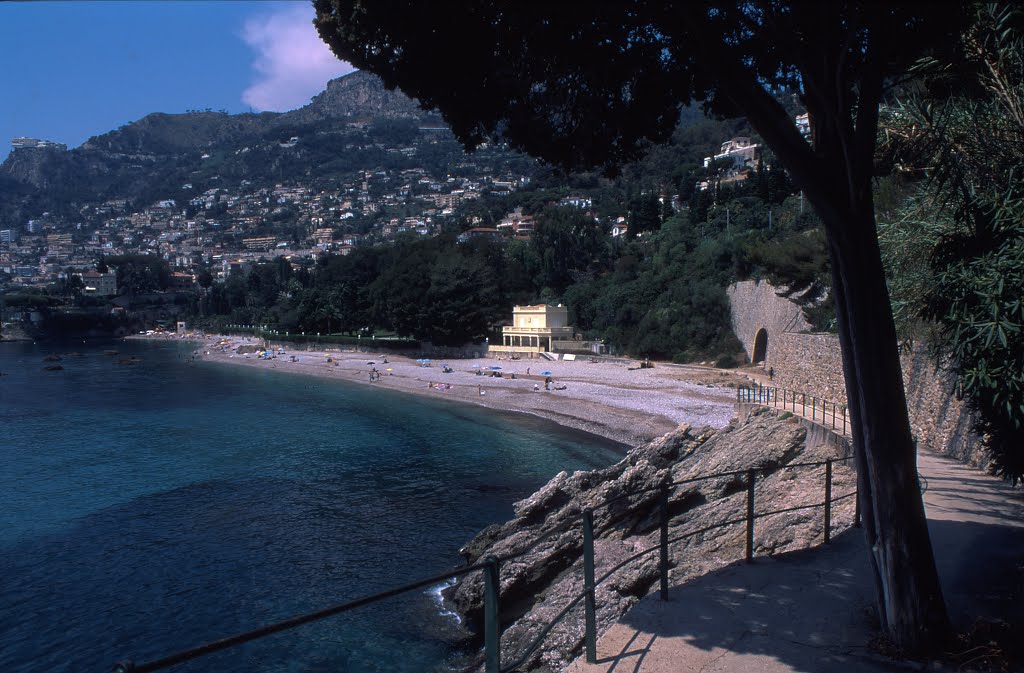 Plage du buse , cap martin by Cl.G - Porta