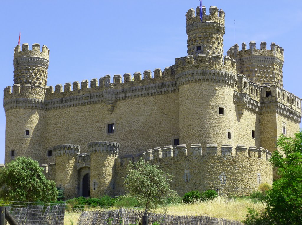 Castillo de los Mendoza by Ramón Sobrino Torren…