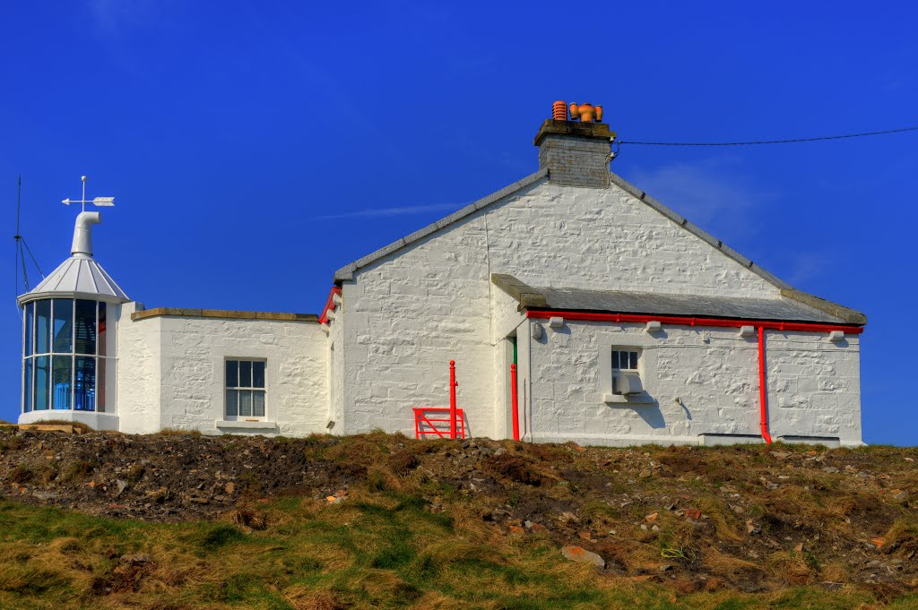 DUNREE LIGHTHOUSE, DUNREE HEAD, INISHOWEN, CO.DONEGAL, IRELAND. by CHRIS NEWMAN