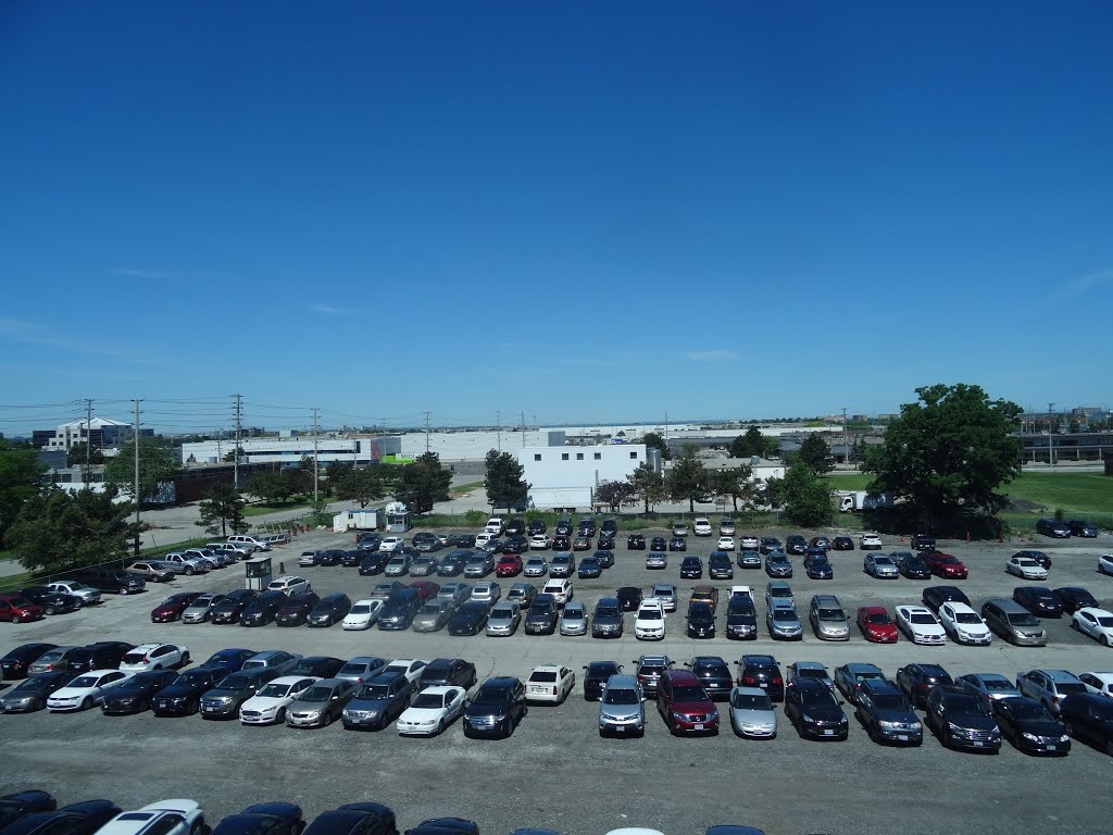 Looking out the left window on a trip from Union to Pearson, 2015 06 06 A (797).JPG by OldYorkGuy