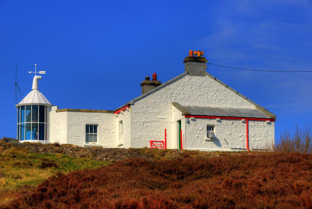 DUNREE LIGHTHOUSE, DUNREE HEAD, INISHOWEN, CO.DONEGAL, IRELAND. by CHRIS NEWMAN