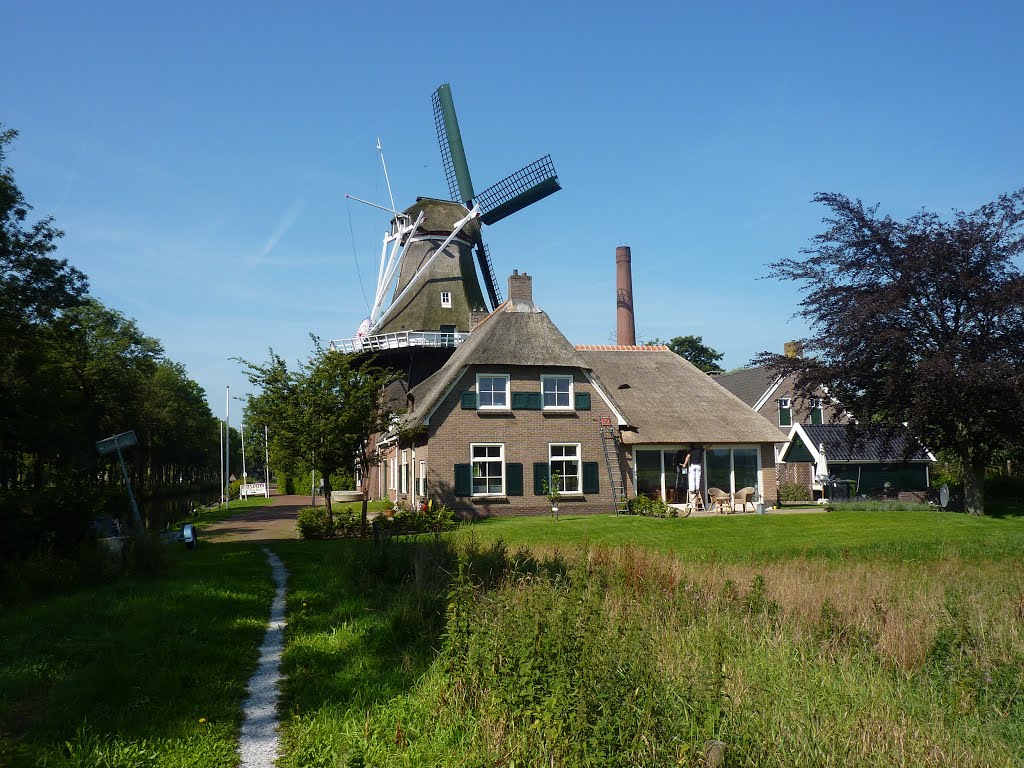 Windmühle 9471 Zuidlaren, Niederlande by Klaus Heyna