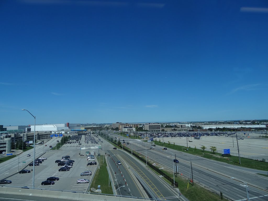 Looking out the left window on a trip from Union to Pearson, 2015 06 06 A (858).JPG by OldYorkGuy