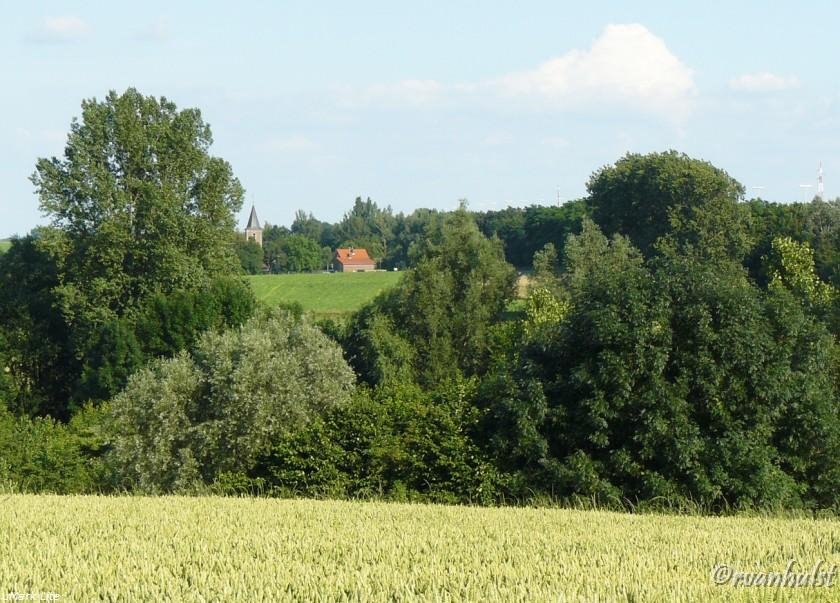 Hoxem, Hoegaarden, zicht naar kerk Oorbeek by Vanhulst