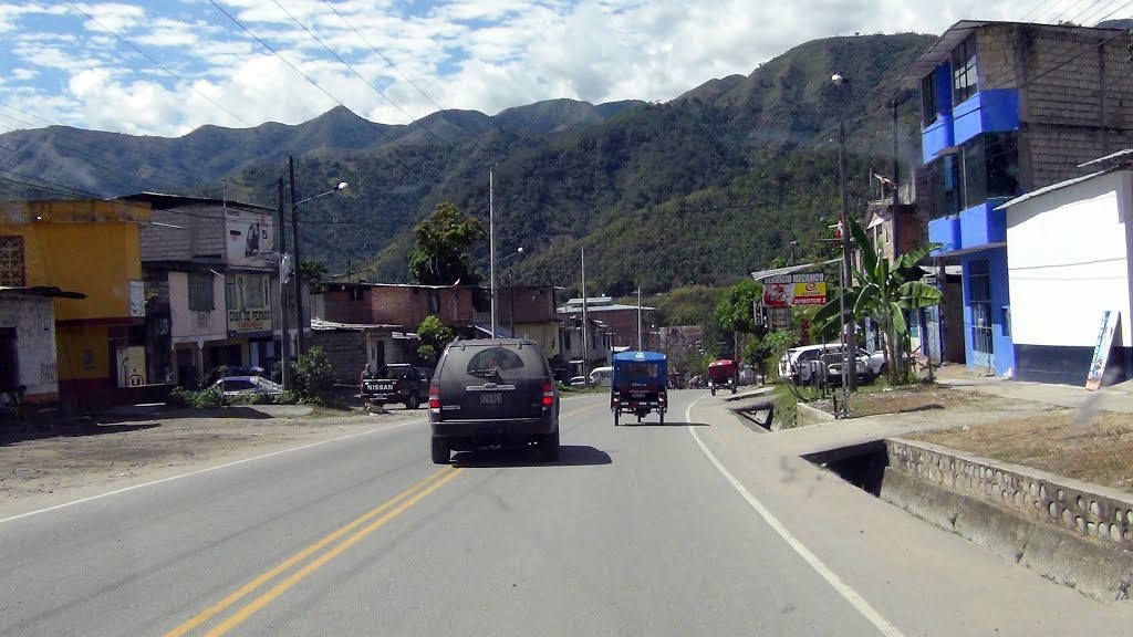 Av. Juan Santos Atahualpa by Roberto Chapilliquén