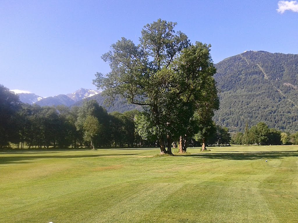 Golf de Luchon by lionel dupin