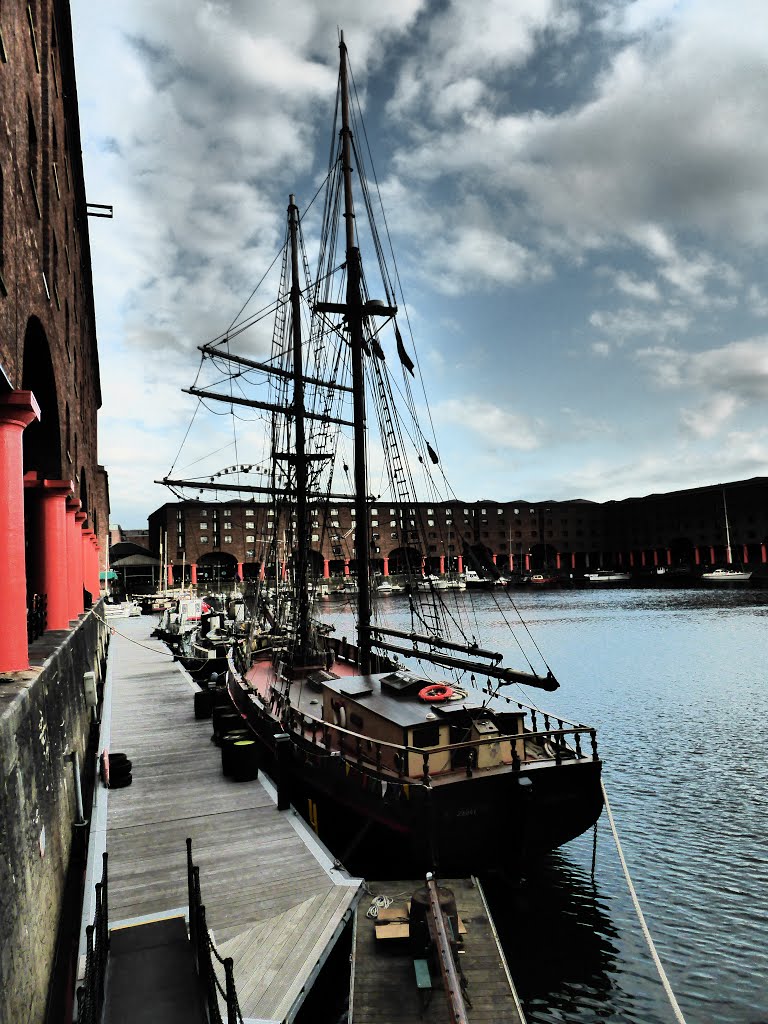 Albert dock area by stegarnett