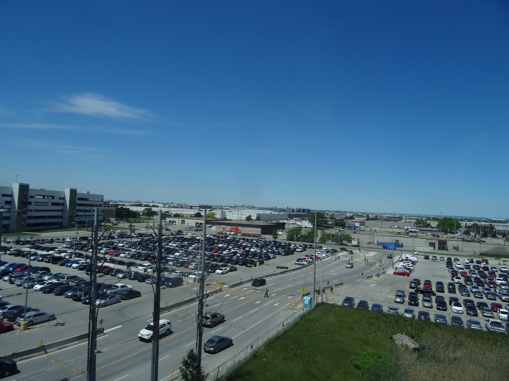 Looking out the left window on a trip from Pearson to Union, 2015 06 06 A (76).JPG by OldYorkGuy