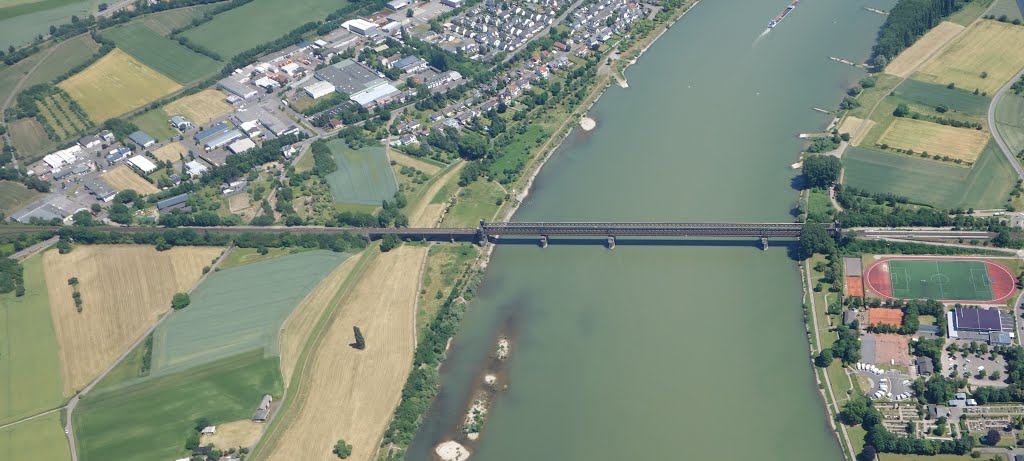 Railway bridge, Zugbrücke Neuwied-Engers by Zdoc