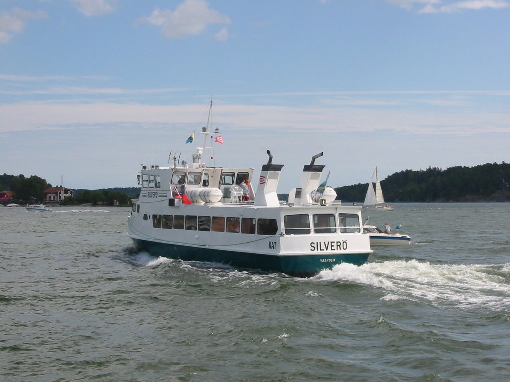 Silverö Island boat Vaxholm by tlidforss