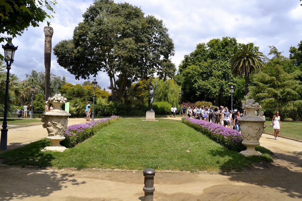 MONUMENT ALS VOLUNTARIS CATALANS MORTS A FRANÇA I ARREU DEL MÓN EN DEFENSA DE LA LLIBERTAT by Yeagov