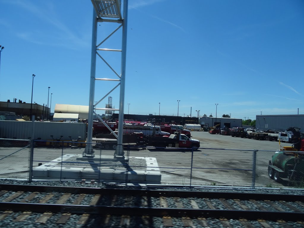 Looking out the right window on a trip from Pearson to Union, 2015 06 06 (79).JPG by OldYorkGuy