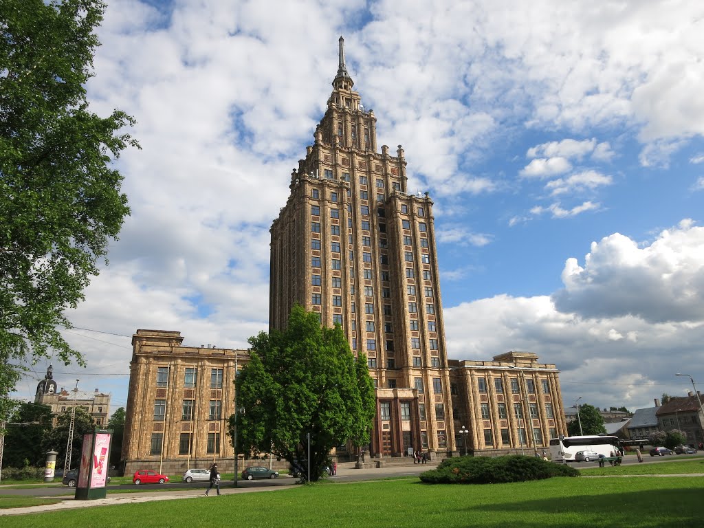 FOTOGALERIE ROLF ZIMS: 2015, Lettland, Riga, Akademie der Wissenschaften by Fotogalerie-Rolf-Zim…