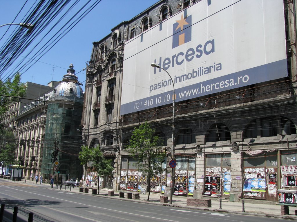 Abandoned historical bulding in the heart of Bucharest (Hotel Cismigiu) by Lucian Sarbu