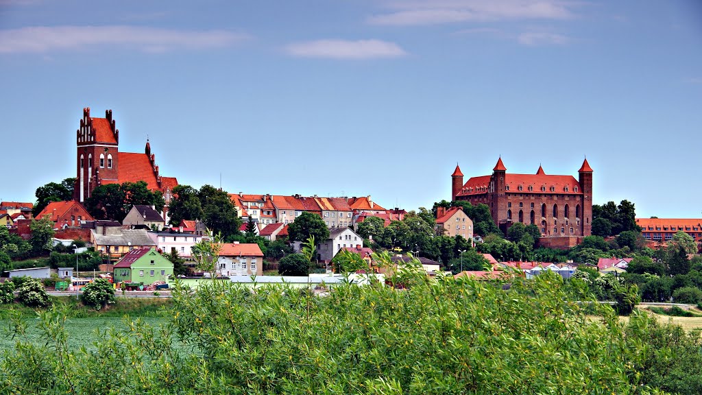 Gniew, Polska. Ogólny widok miasta. by Bogdan Polit