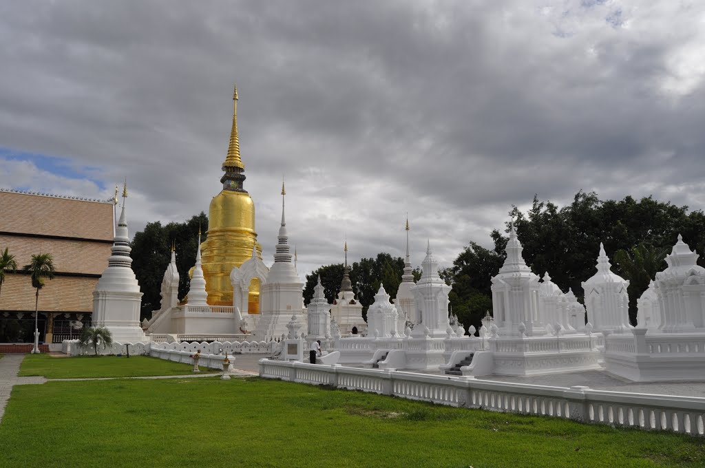 Su Thep, Mueang Chiang Mai District, Chiang Mai, Thailand by j l puffinba