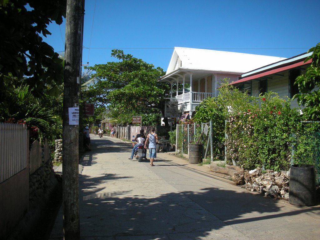 Main Street-Utila by jasten