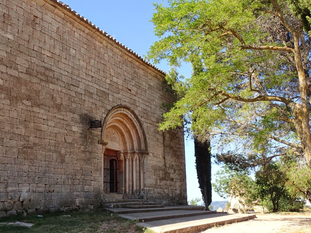 Iglesia de Siurana by Los senderos de osno…