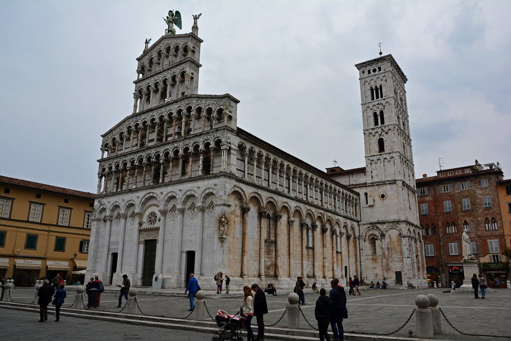 Lucca - Piazza San Michele - Iglesia de San Michele in Foro by Carloso Carloso