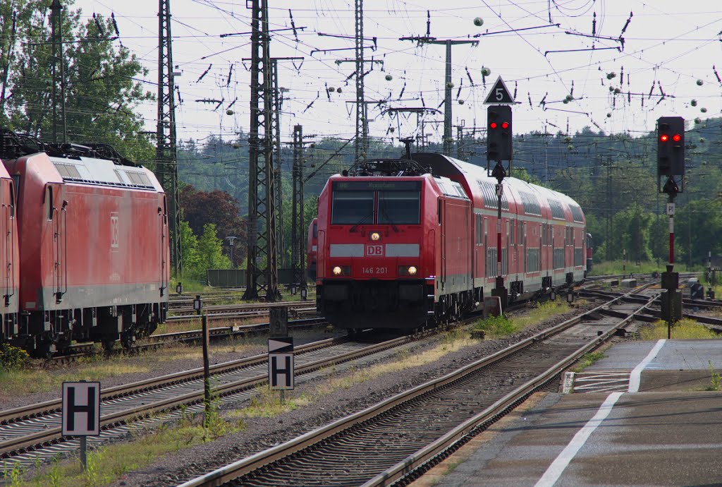 146 201 mit IRE Karlsruhe - Konstanz Einfahrt Singen Hohentwiel - 13.05.2015 by Ivonne Schauerhammer