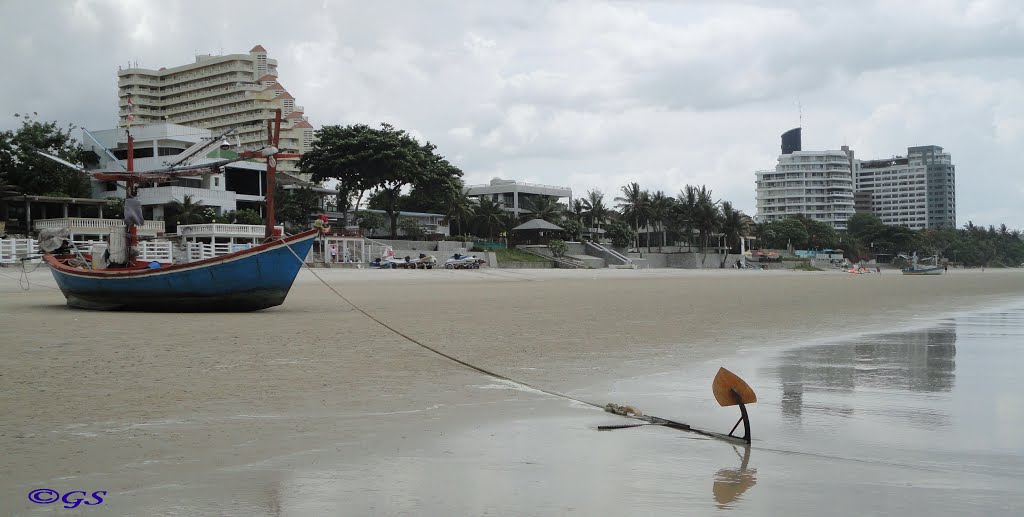 Hua Hin Beach - "Rainy Season" June 2015 by Geri-falcon