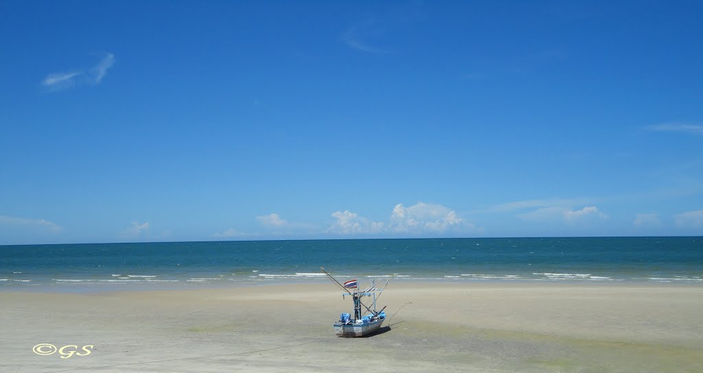 Hua Hin Beach June 2015 by Geri-falcon