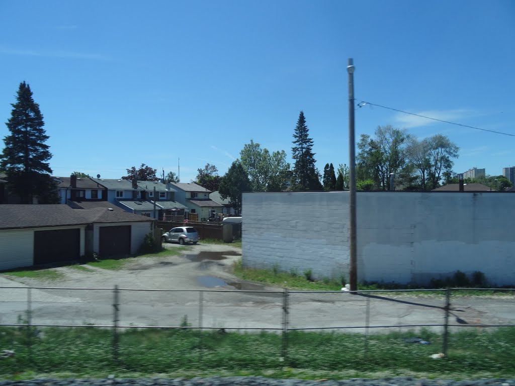 Looking out the right window on a trip from Pearson to Union, 2015 06 06 (434).JPG by OldYorkGuy