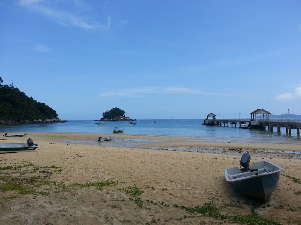 Salang beach by Zulbahrin Nordin