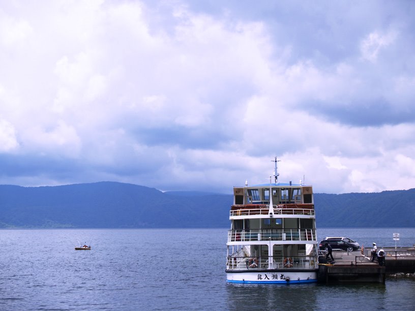 Lake Towada by tsushima